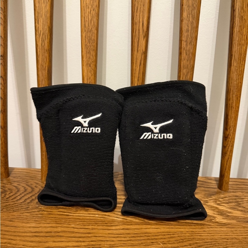 Mizuno Black Knee Pads, small Great Condition